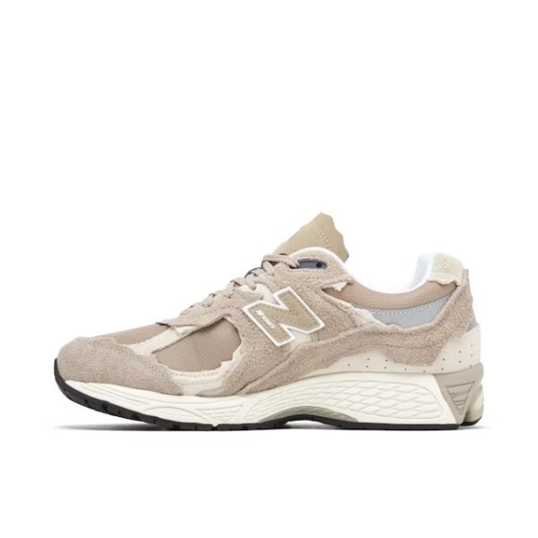 New Balance 2002R Protection Pack Driftwood – Image 2