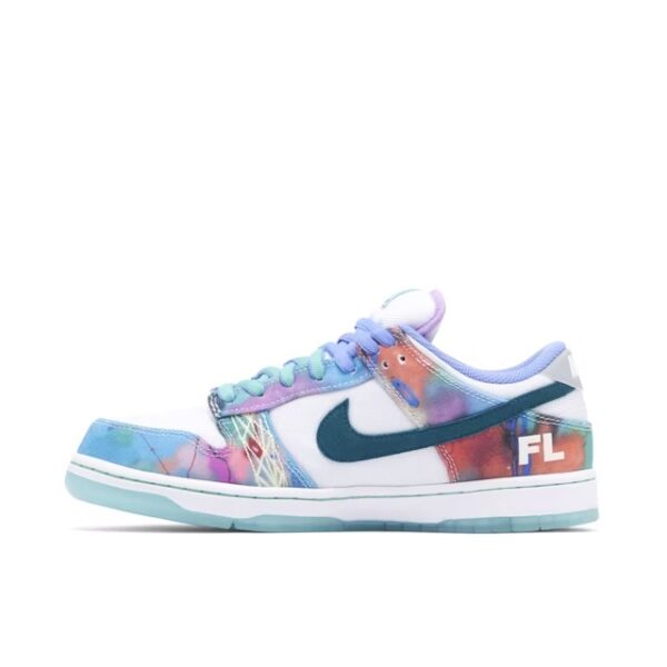 SB Dunk Low X Futura Laboratories Bleached – Image 2