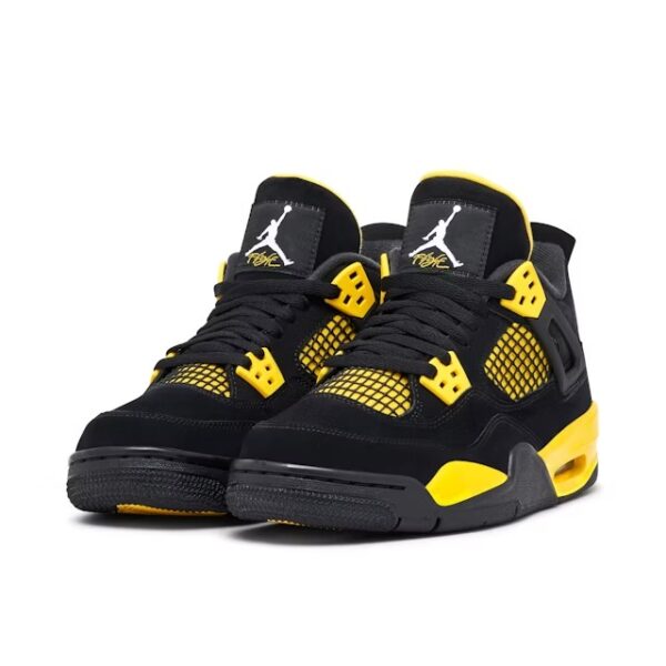 Air Jordan 4 Thunder 2023 – Image 3